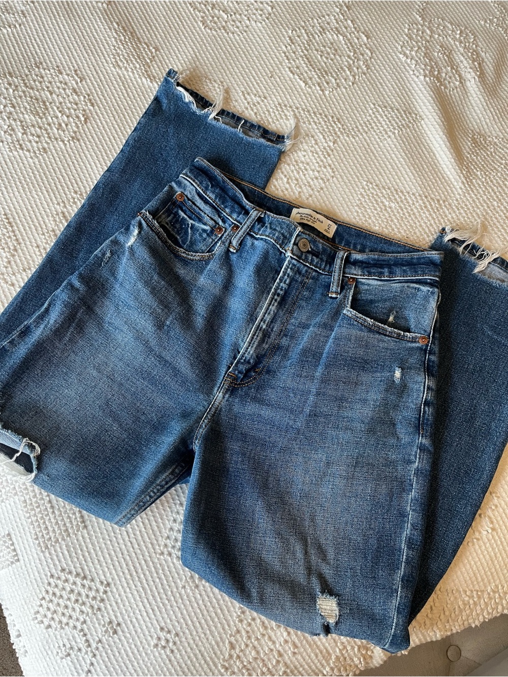Abercrombie Ultra High Rise Ankle Straight Jeans (Curve Love)